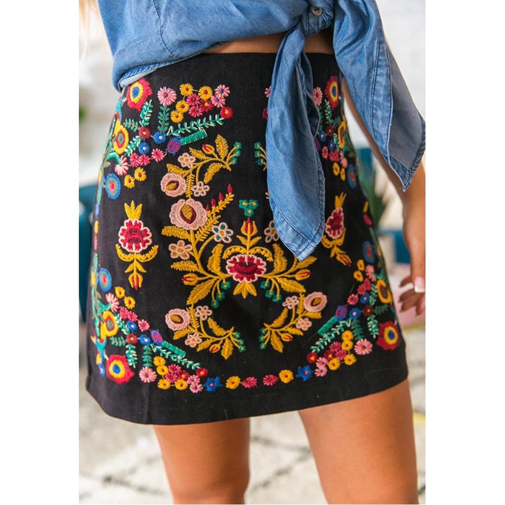 Umgee Floral Embroidered Linen Blend Boho Casual Pencil Mini Skirt Black M - Picture 6 of 13